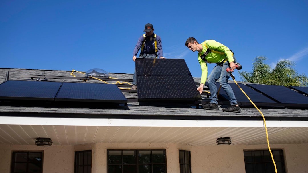 About men-on-top-of-a-roof-picsekmisrs
